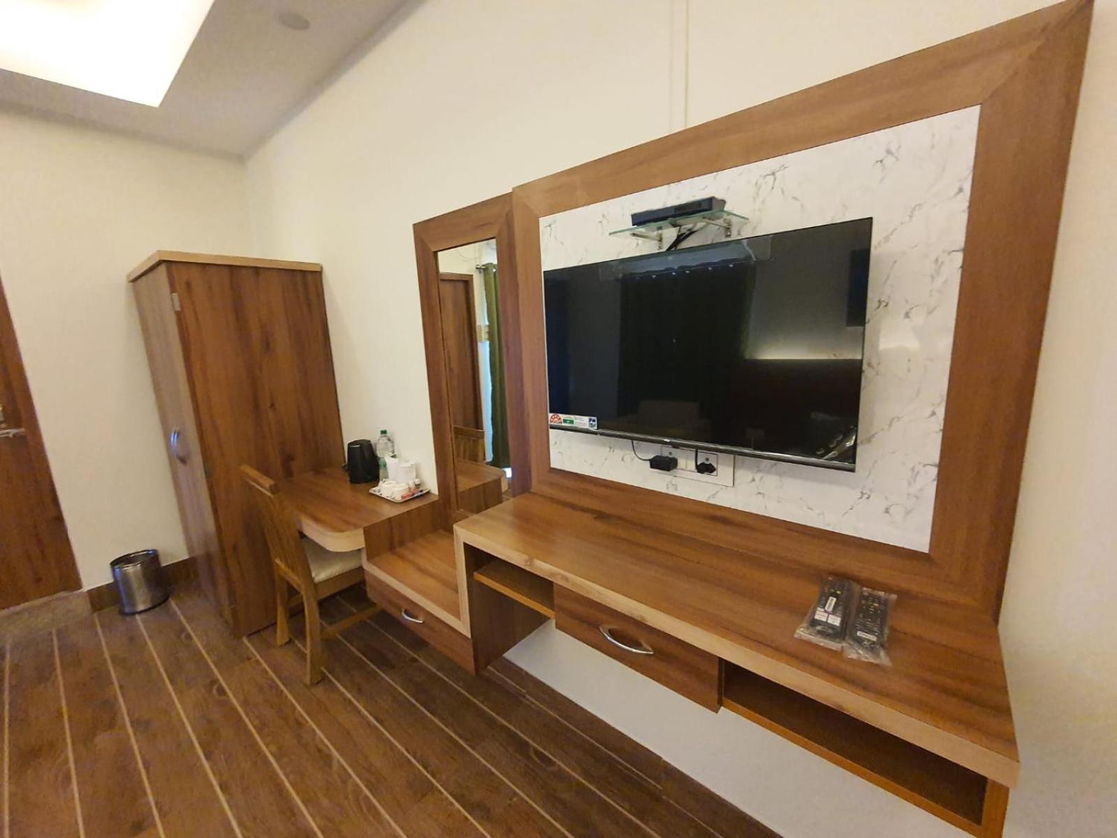 Hotel Deo Volente Sivasagar Экстерьер фото